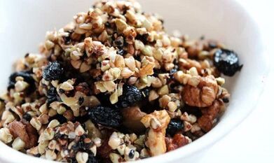 kilo kaybı için kurutulmuş meyveli karabuğday