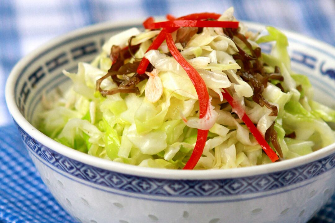 Lahana salatası “Favori” diyet menüsündeki yemek seçeneklerinden biridir